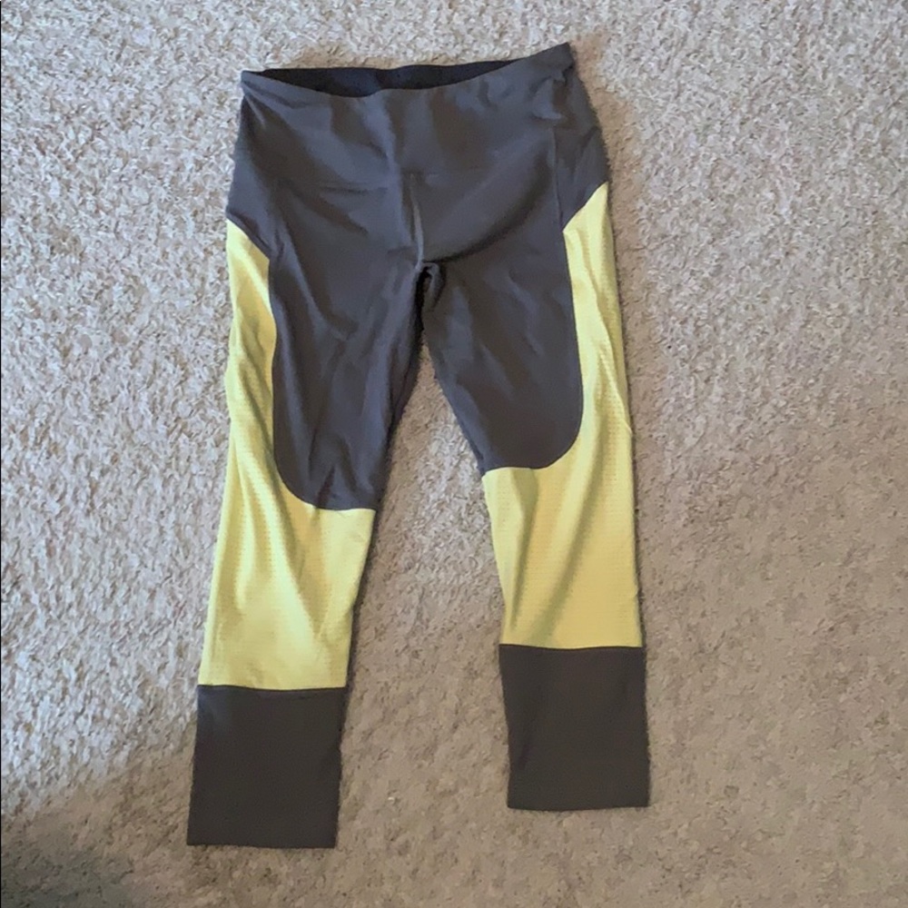 VS knockout capris grey and yellow